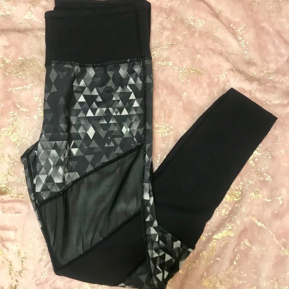 GLYDER Black Patterned Mesh Leggings🖤